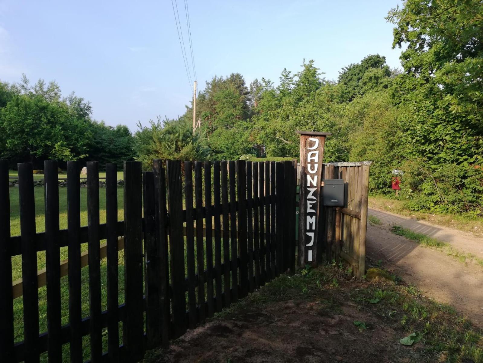 Villa Jaunzemji Dzeņi Esterno foto
